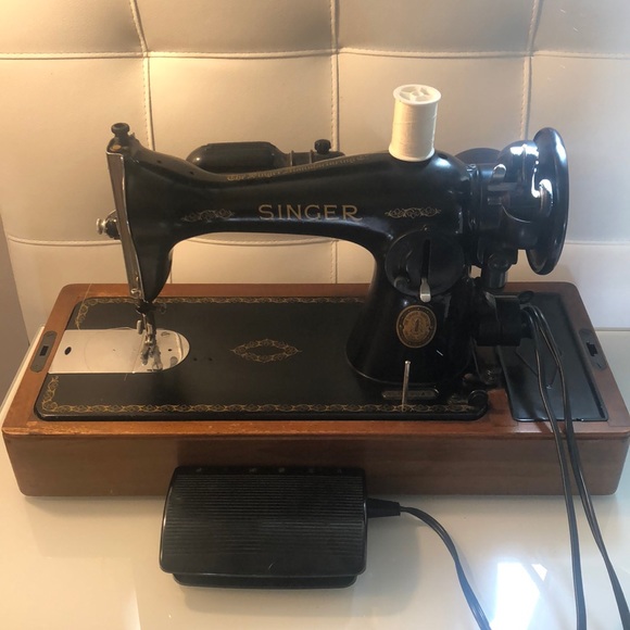 Singer Other - Singer - 1926 Antique Electric Sewing Machine